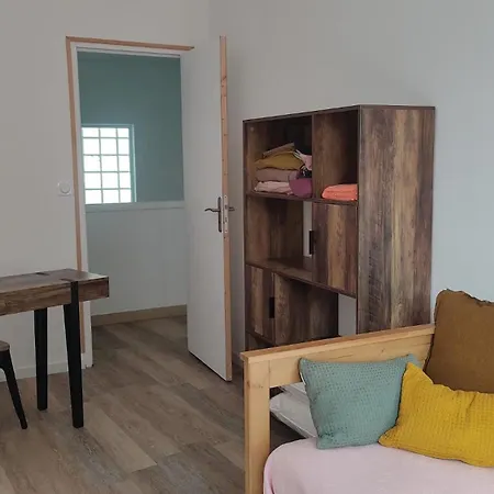 Duplex Lumineux Et Calme En Centre-ville Coutances