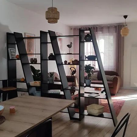 Duplex Lumineux Et Calme En Centre-ville * Coutances