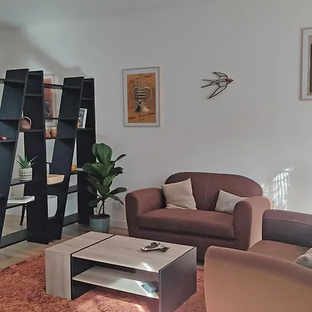 Duplex Lumineux Et Calme En Centre-ville * Coutances