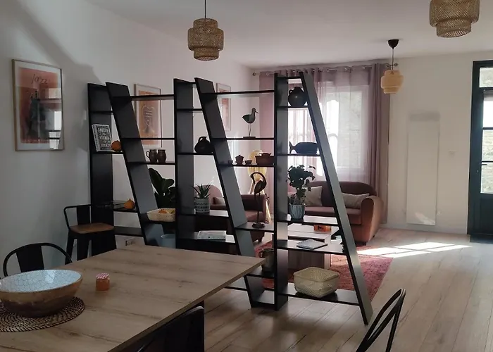 Duplex Lumineux Et Calme En Centre-ville * Coutances