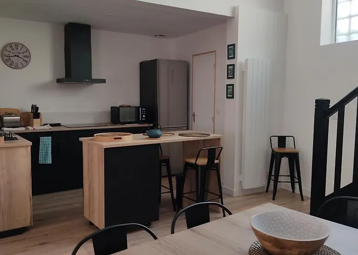 Дом отдыха Duplex Lumineux Et Calme En Centre-ville *