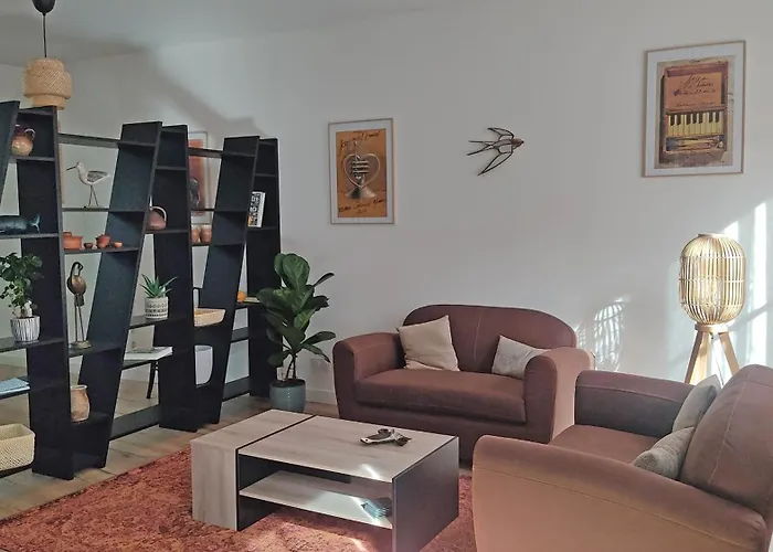 Duplex Lumineux Et Calme En Centre-ville * Кутанс